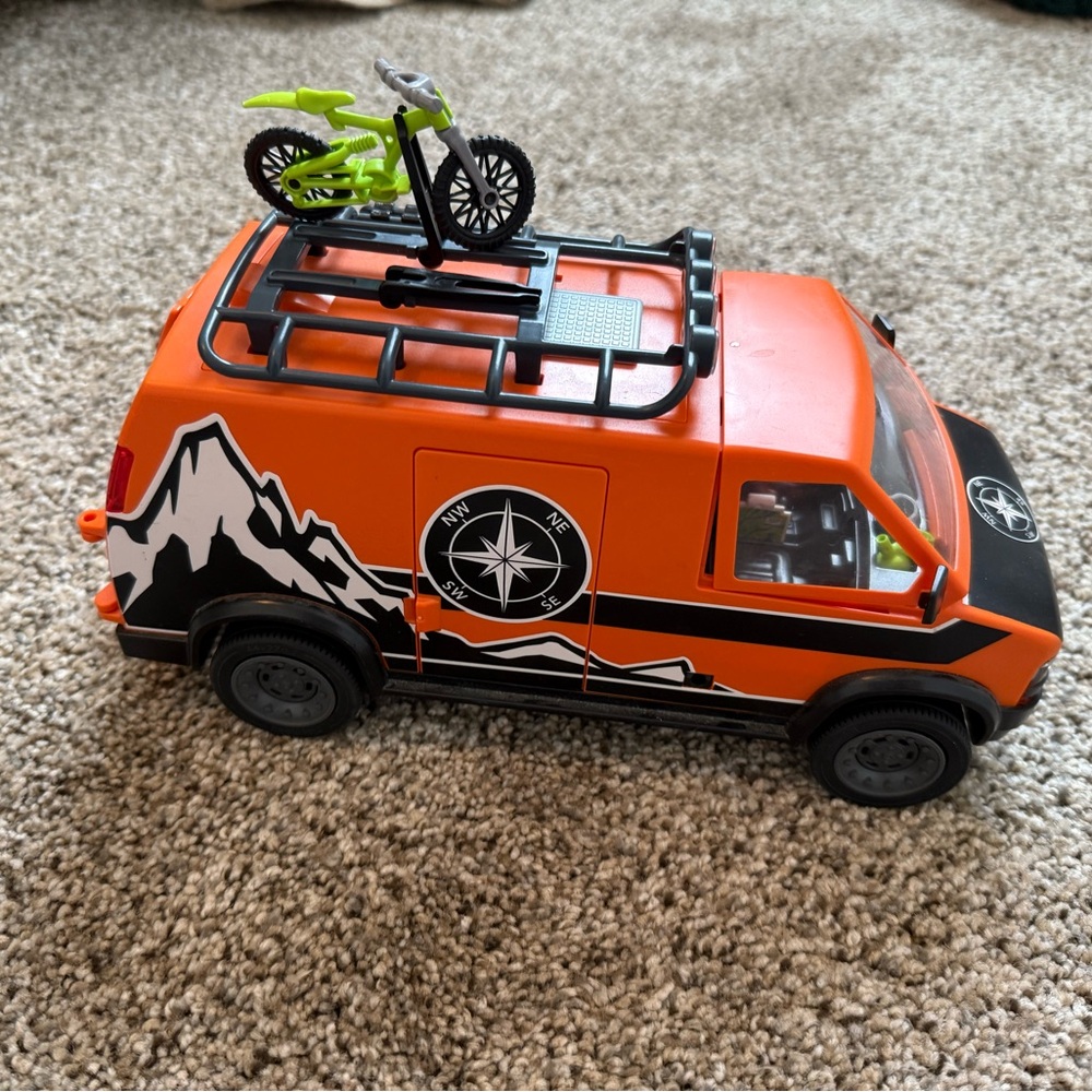 Playmobile adventure van